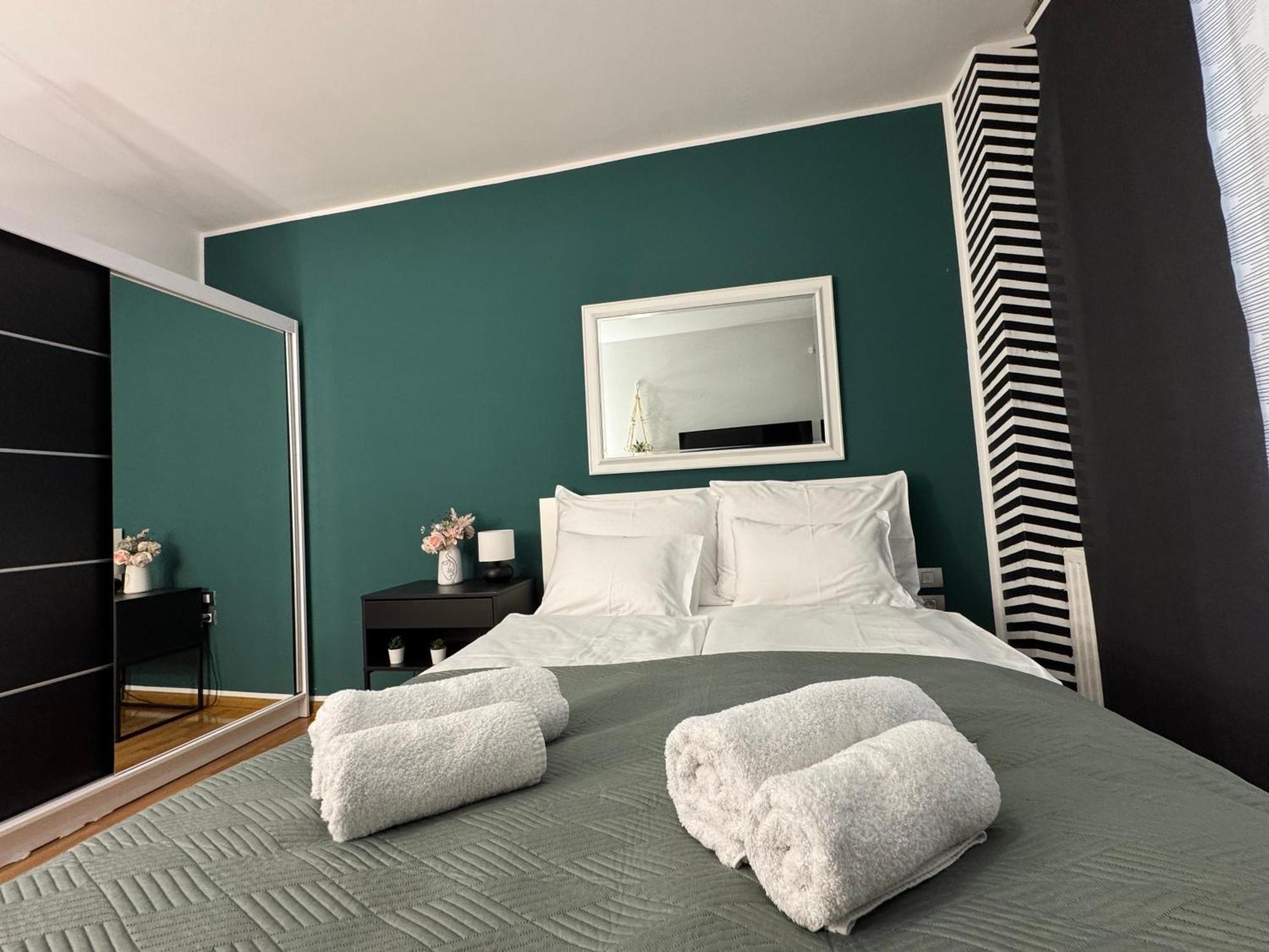 Titanium Apartment Izola Exterior foto